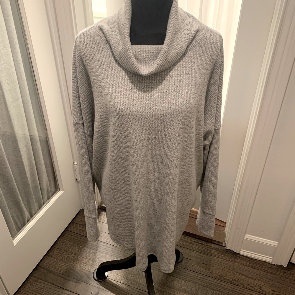 Time and Tru Cowl Neck Tunic Sweater, Long Sleeves, Size XXXL (22), Light Grey